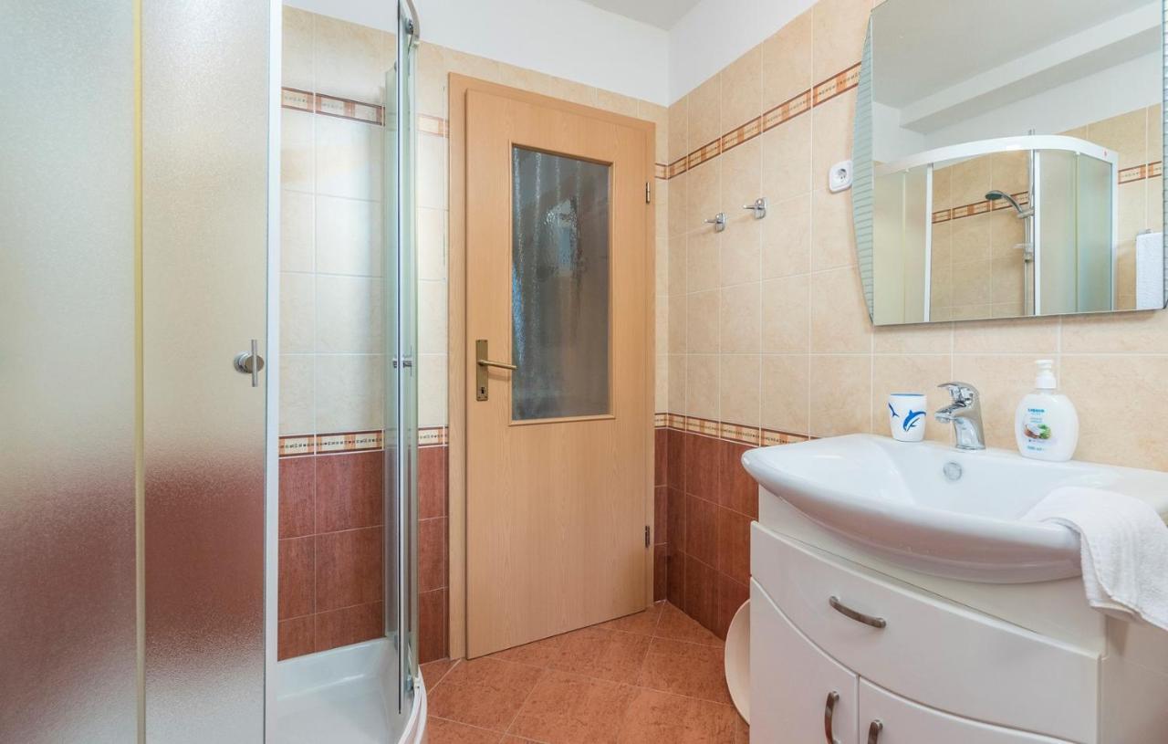 Apartment Nensi Porec Esterno foto