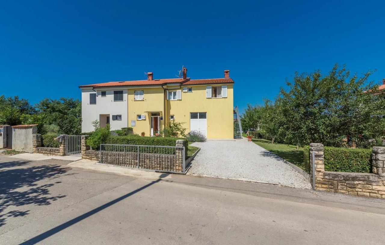 Apartment Nensi Porec Esterno foto