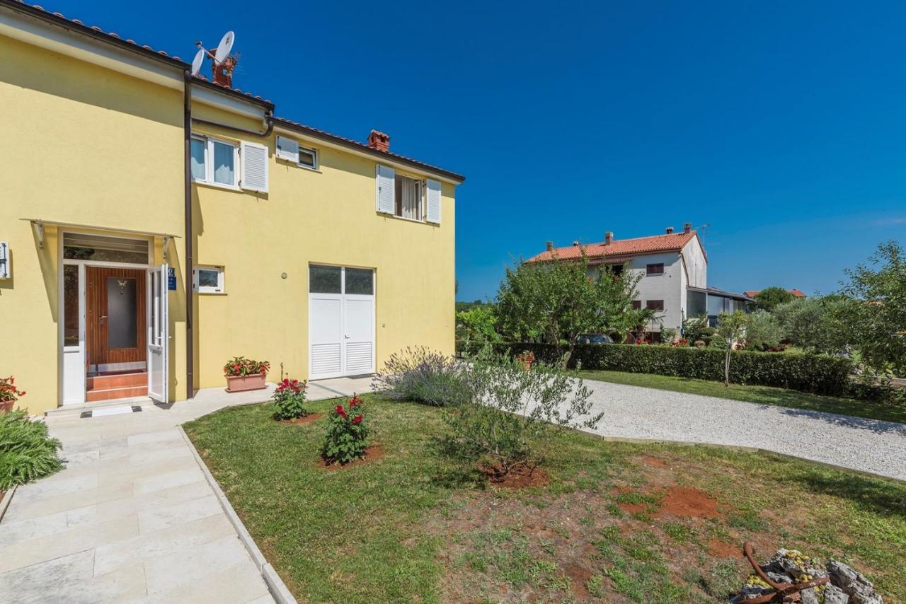 Apartment Nensi Porec Esterno foto